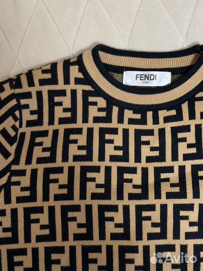 Женский свитер s