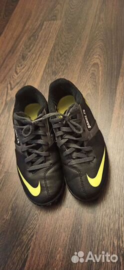 Детские футбольные бутсы nike