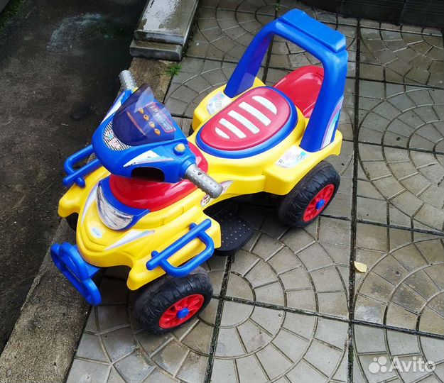 Детский электро-квадроцикл на аккумуляторе