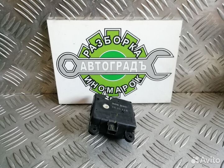 Моторчик заслонки отопителя Nissan Teana J31 2007г