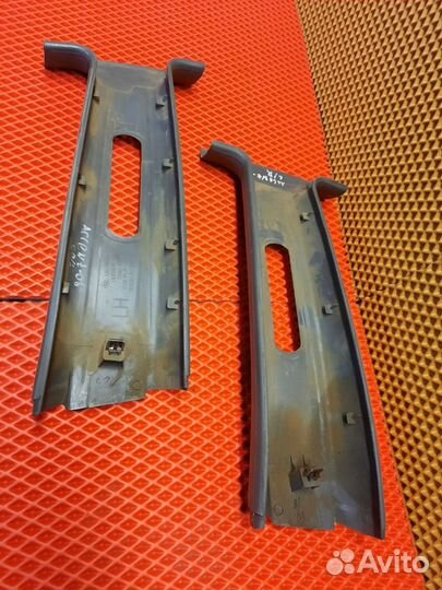 Обшивка средней стойки верх Hyundai Accent