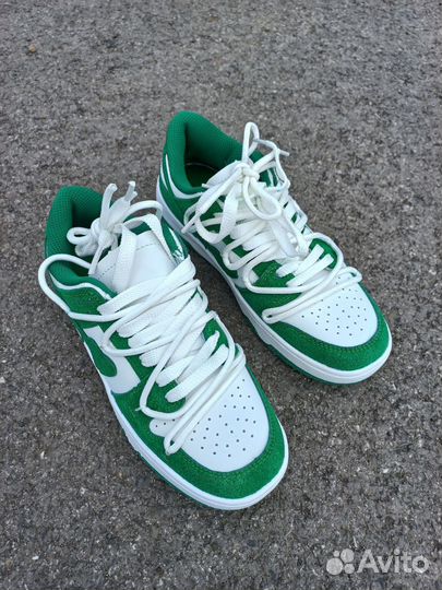 Кроссовки новые