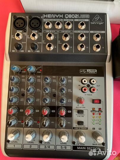 Микшерный пульт behringer