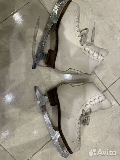 Фигурные коньки wifa 32LL