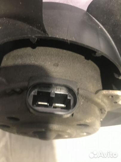 Вентилятор радиатора охлаждения двигателя диффузор