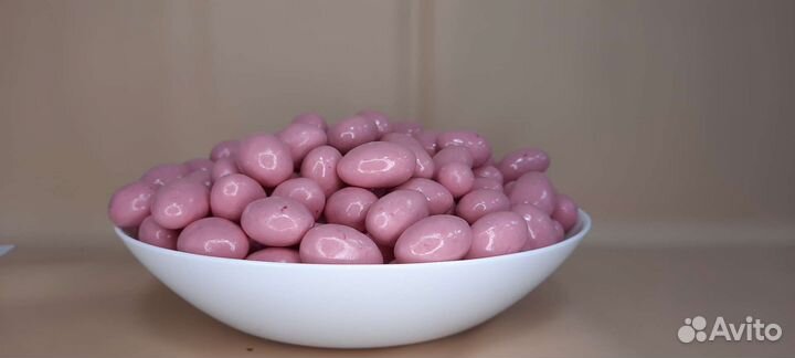 Орешки и фрукты в шоколаде