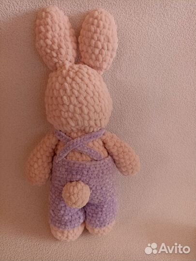 Плюшевый,вязаный заяц