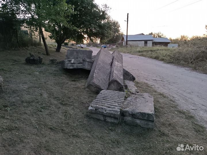 Бетонные блоки для фундамента б/у