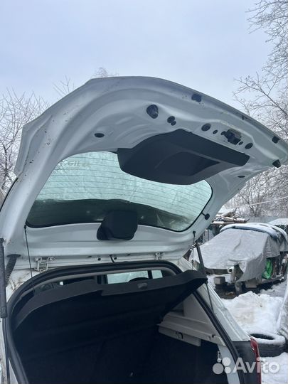 Крышка багажника Renault Sandero 2