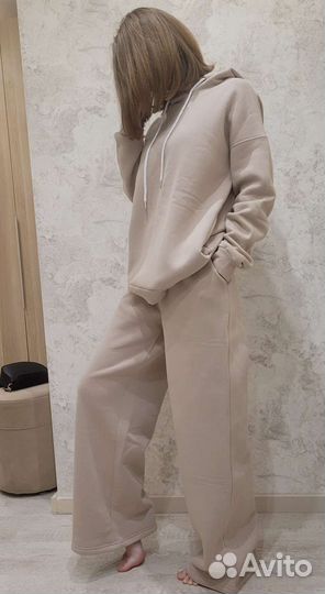Спортивный костюм на флисе. Беж. размер M(44-46)