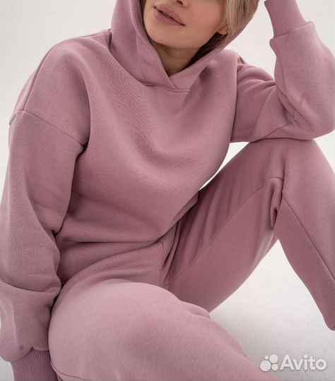 Женский спортивный костюм