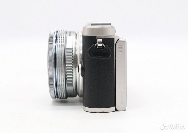 Olympus Pen E-PL9 kit (пробег 3770 кадров)