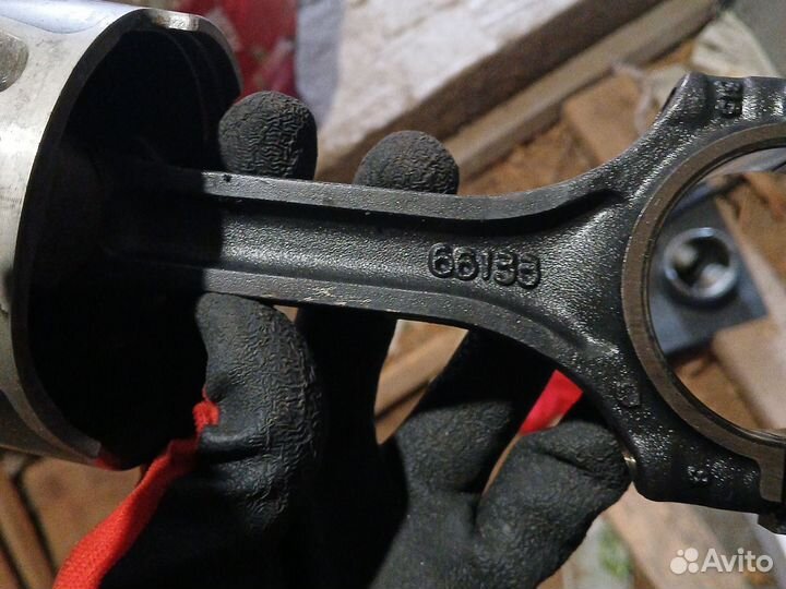 Поршни на мотор 662935 ссанг енг