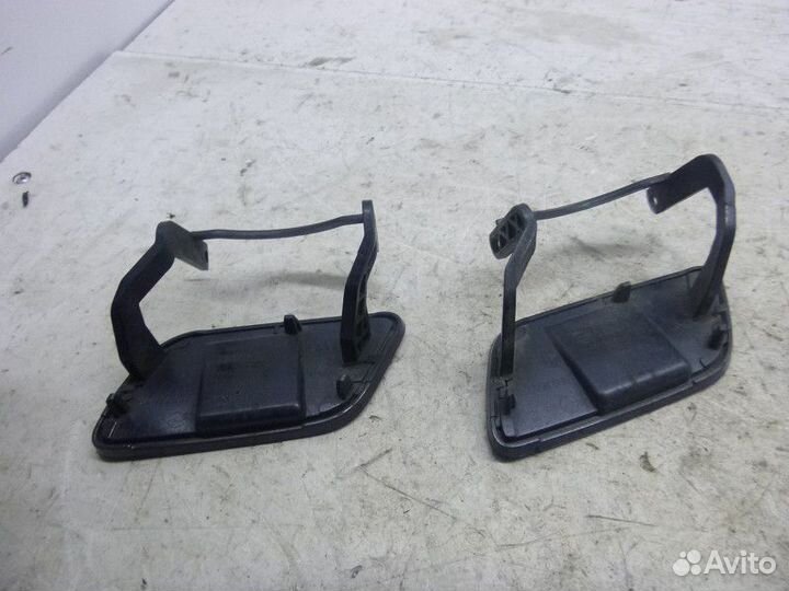 Крышка форсунки Правая audi Q5 2008