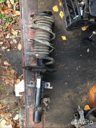 Амортизатор передний правый Nissan X-Trail Т 32