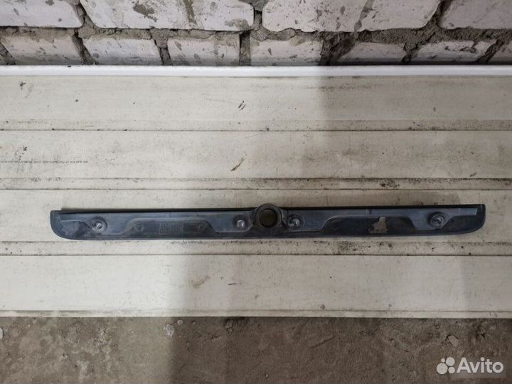 Накладка крышки багажника Opel Astra G 1998