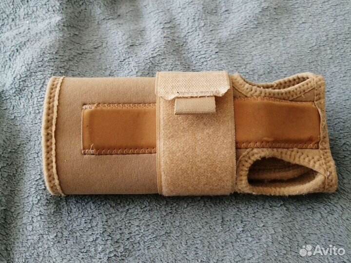Бандаж на лучезапястный сустав