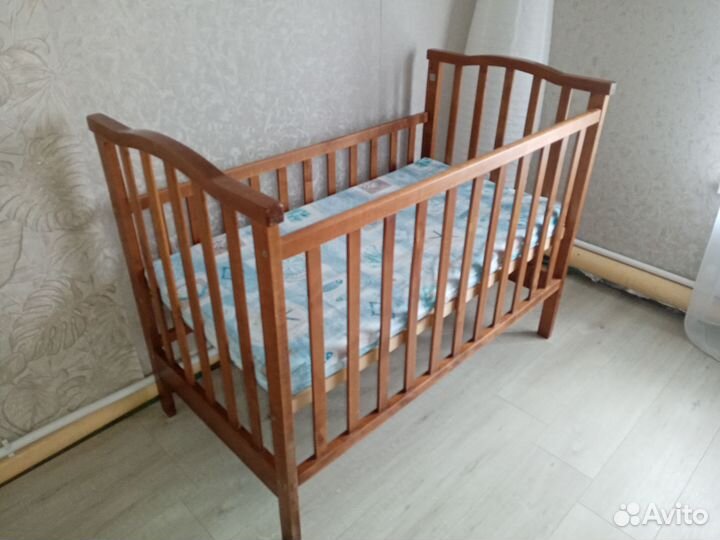 Детская кроватка