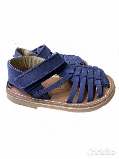Сандалии next