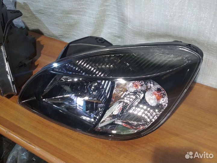 Фары на Киа Рио 2 рестайлинг 2009-2011