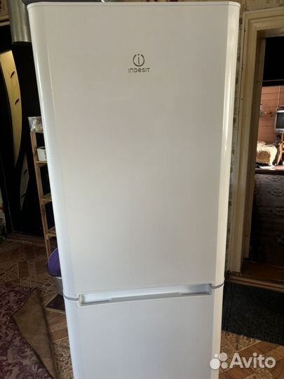 Холодильник indesit