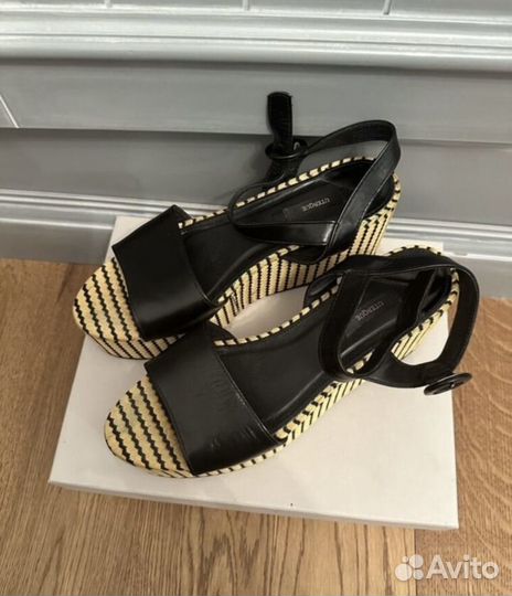 Босоножки Uterque