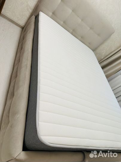 Кровать с матрасом 140 200