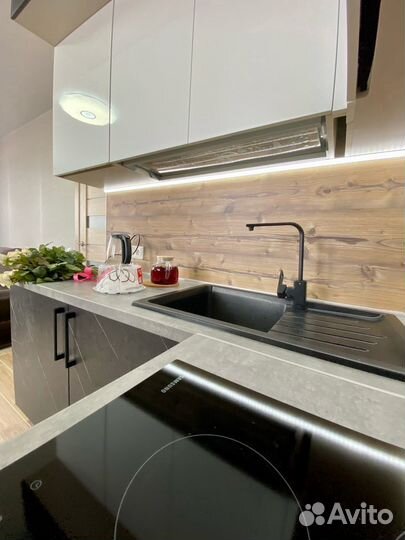 Кухня под потолок из мдф на заказ в Новосибирске