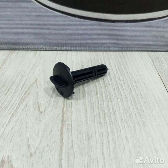 Кронштейн крепление Опора радиатора Renault duster