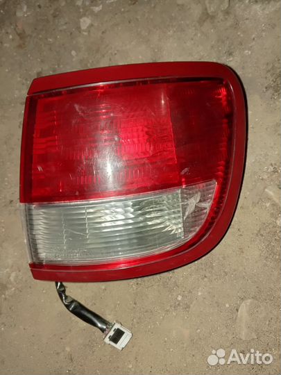 Задний фонарь правый на Ниссан Эксперт
