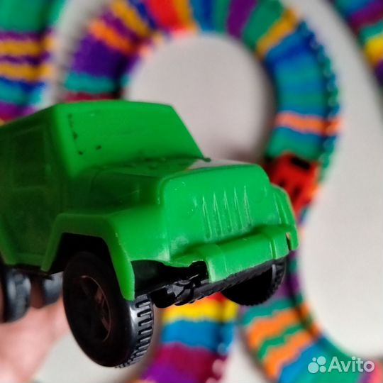 Гоночный трек с машинками гибкий