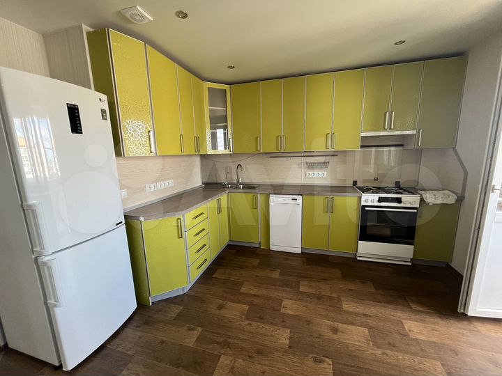 2-к. квартира, 73,8 м², 8/9 эт.