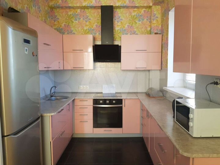 3-к. квартира, 90 м², 1/5 эт.