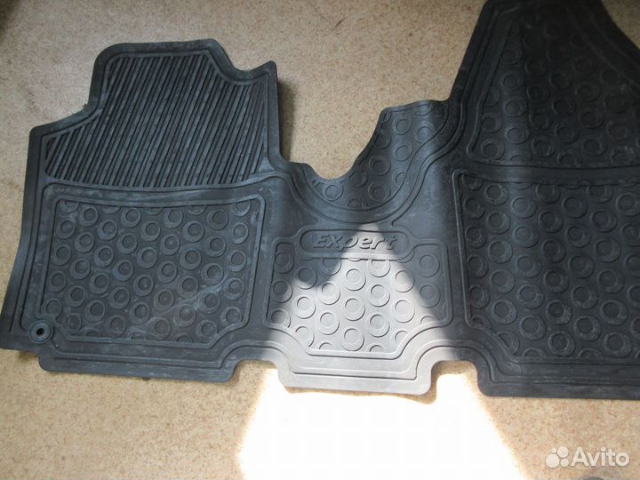 Коврики передние резиновые Peugeot Expert черные