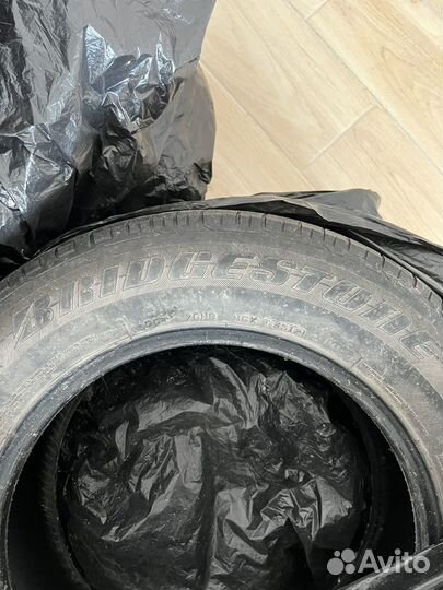 Bridgestone Dueler H/P 215/65 R16