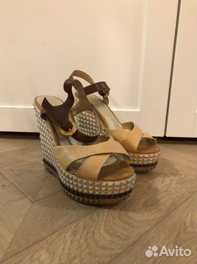 Босоножки женские