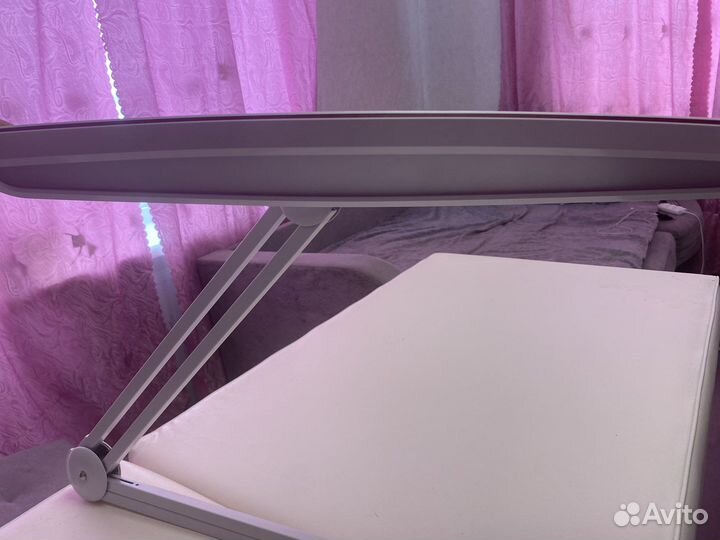 Кушетка,лампа