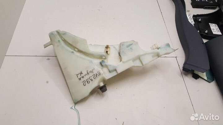 Бачок омывателя (Jaguar XJ)