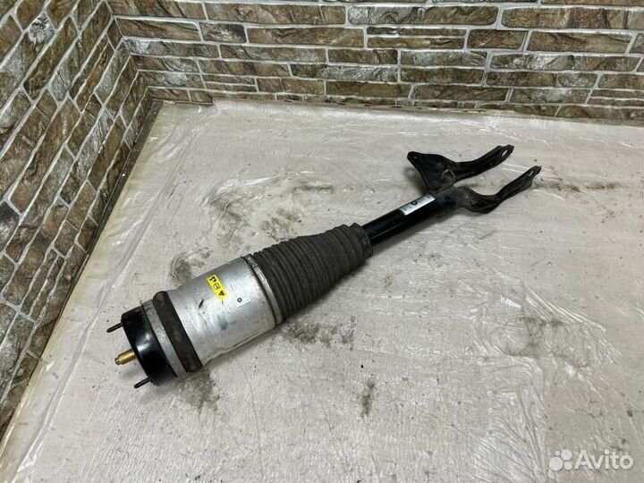 Амортизатор передний правый Jeep Grand Cherokee