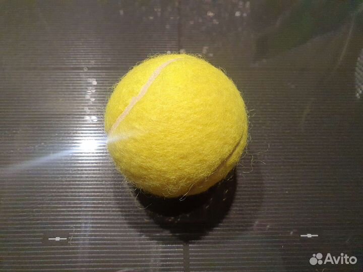 Теннисный мяч