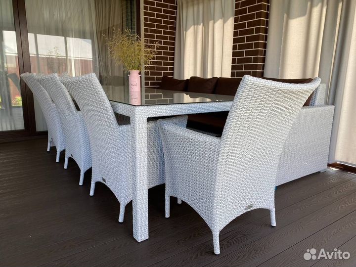 Плетеная садовая мебель из ротанга