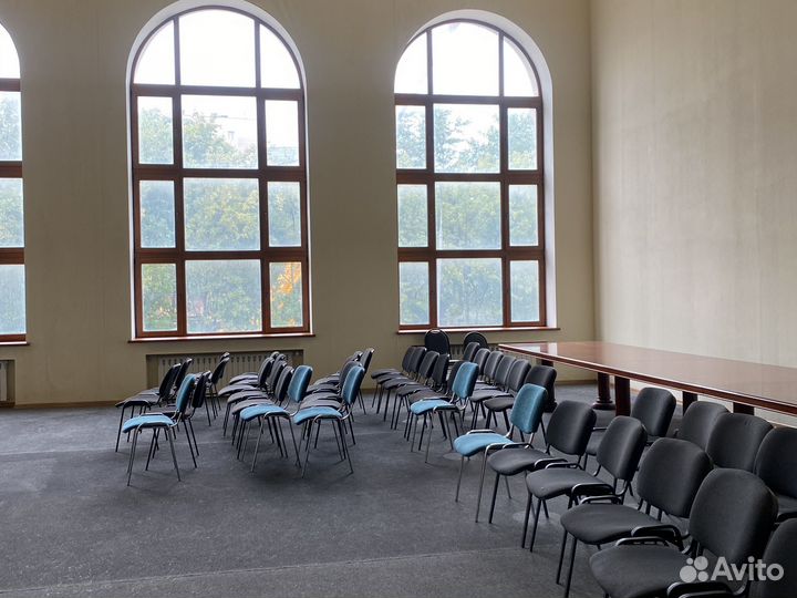 Аренда зала со сценой для мероприятий