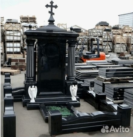 Памятник на могилу из гранита