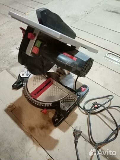 Торцовочная комбинированная пила зубр ЗПТК-210-150