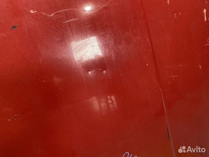 Капот красный VolksWagen Vento