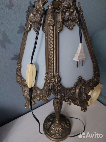 Светильник настольный