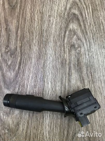 Переключатель поворотов Opel Insignia