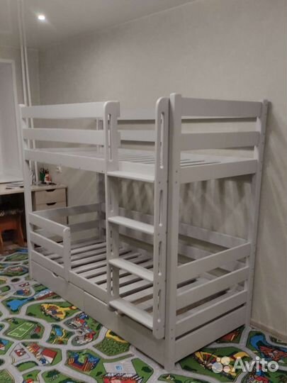 Двухъярусная кровать