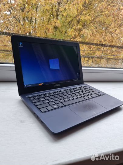 Ноутбук asus