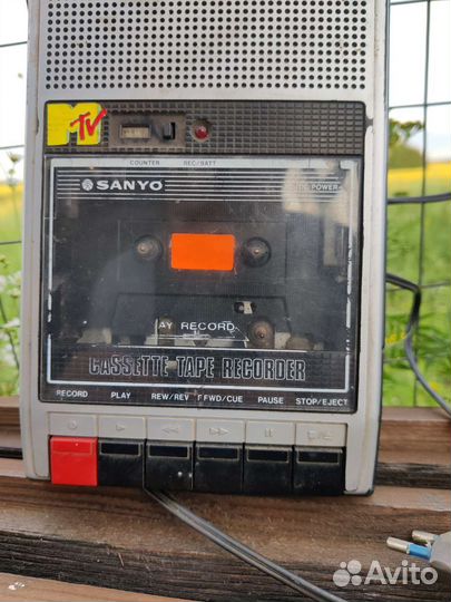 Магнитафон Sanyo